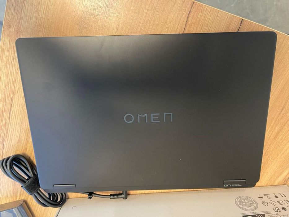 Laptop Gaming OMEN 17-db0277ng, Ryzen 7, RTX 4060 8GB -A-