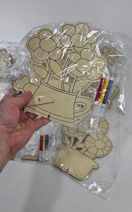 Дървени цветя за рисуване с поставка и флумастери . Декор за всеки дом