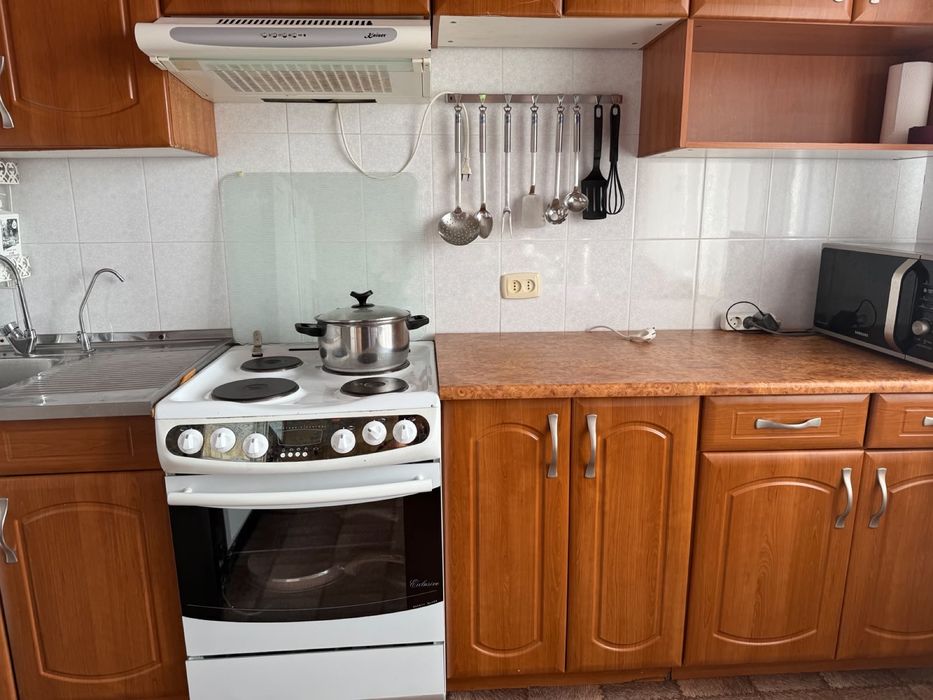 Продам б/у кухонный гарнитур