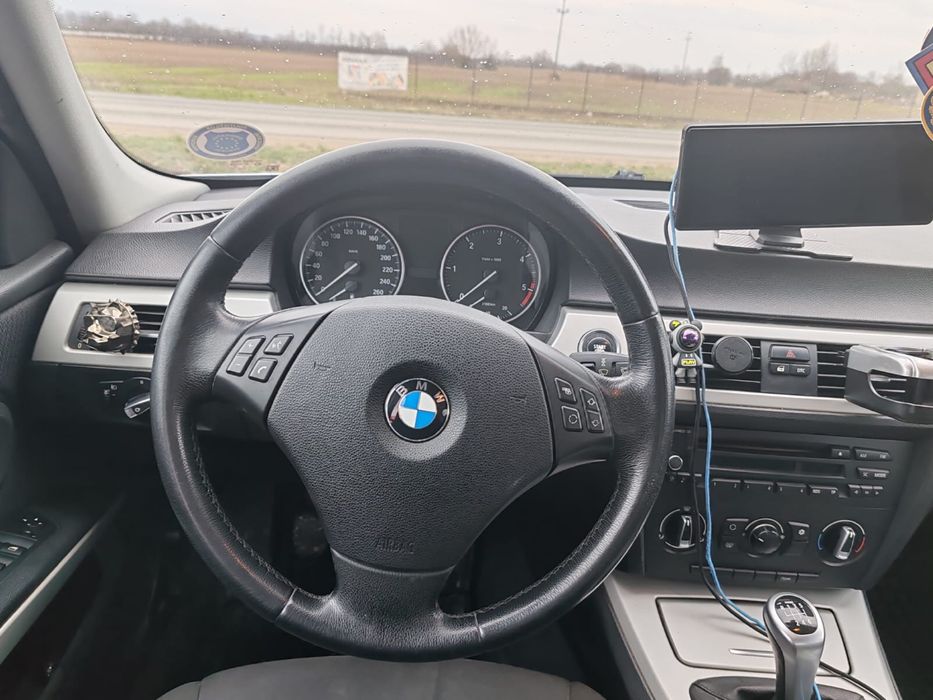 BMW E90, 318d facelift