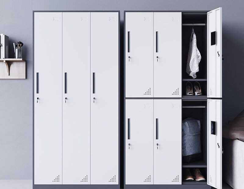 Металлический шкаф для одежды и личных вещей сотрудников