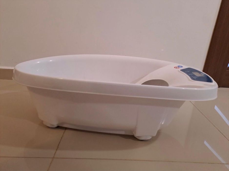 Cadita 3 in 1 cu termometru si cantar Aquascale