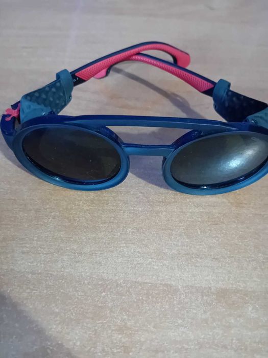 Очила. Carriera.