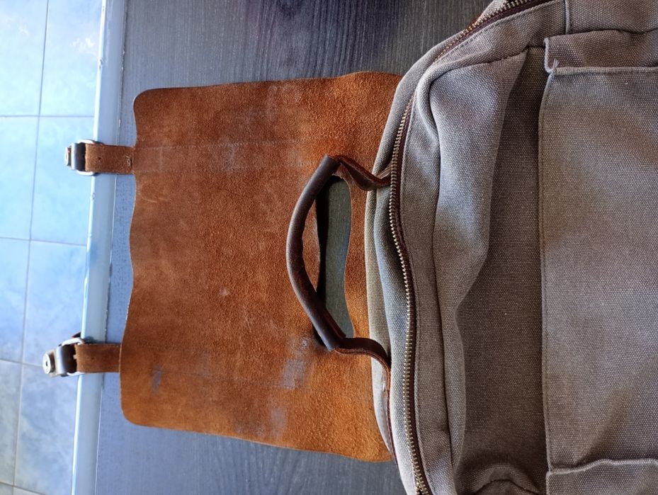 Vând  Rucsac din piele naturală și material textil Urban Bag