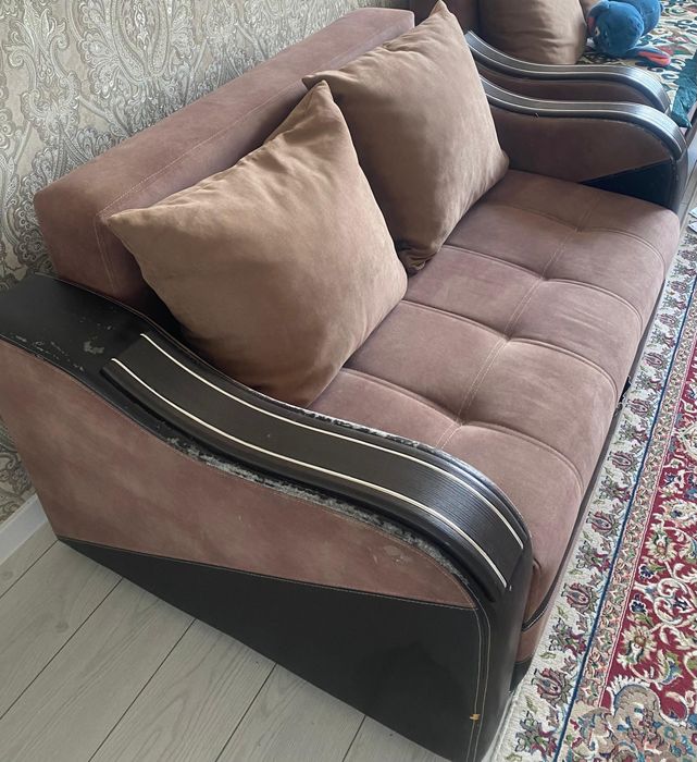 Продается мини диван