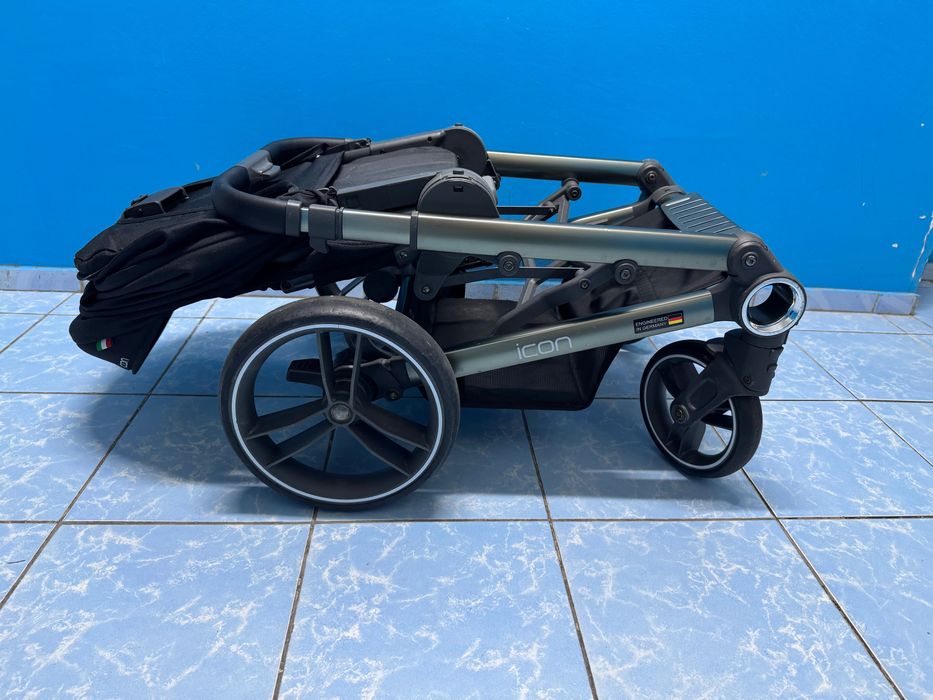 Продам детскую коляску