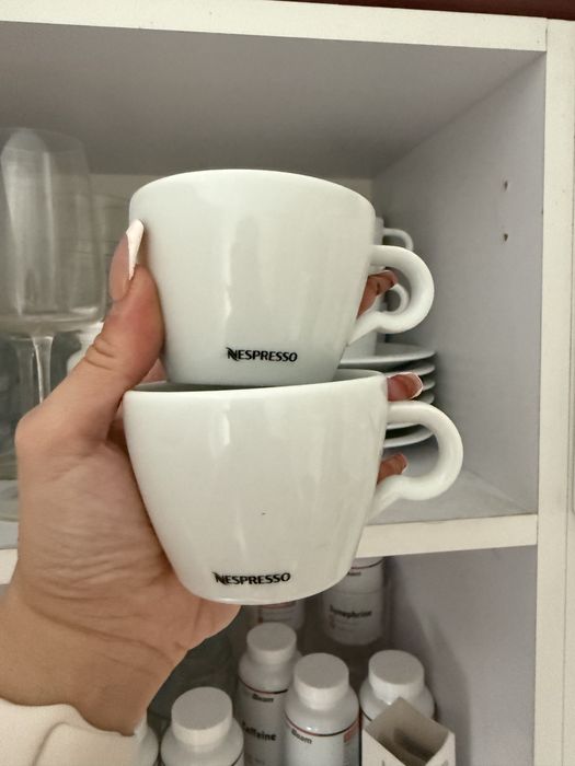 Set cesti espresso + farfurii set albe Nespresso