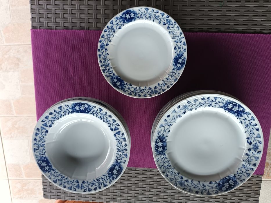 Ieftin set de  farfurii noi