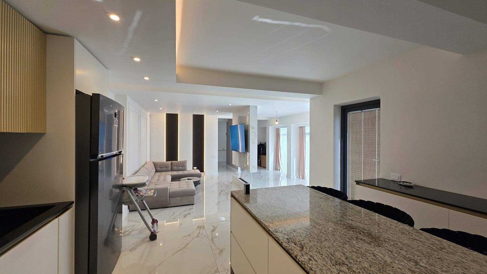 Casă modernă de vânzare, 380 mp construiți, mobilată, finisaje premium – Bd. Primăverii