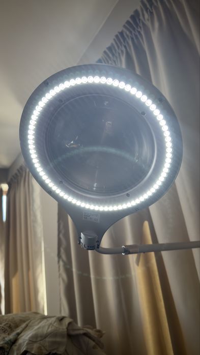 Настолна работна Чешка лупа с лампа подсветка Levenhuk Zeno Lamp ZL27 LED  170мм до 2.5 оптично увеличение
