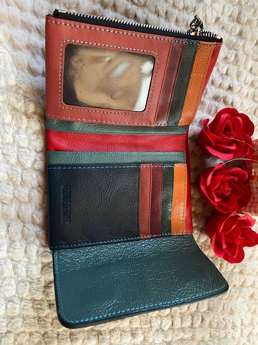 Гравирано дамско портмоне от естествена кожа