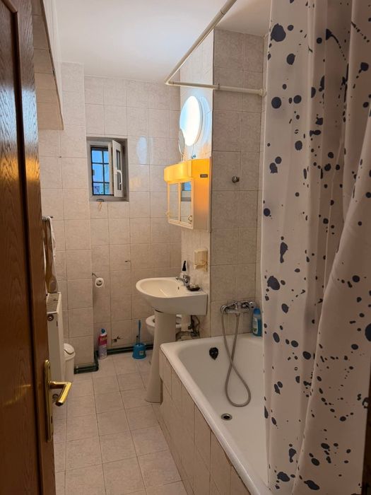 Vând apartament central