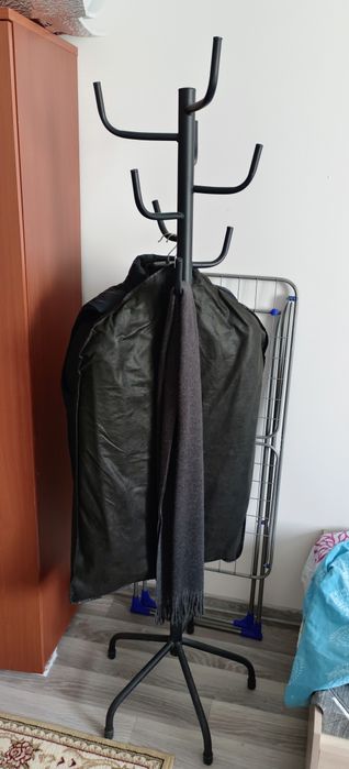 Вешалка бу в хорошем состоянии