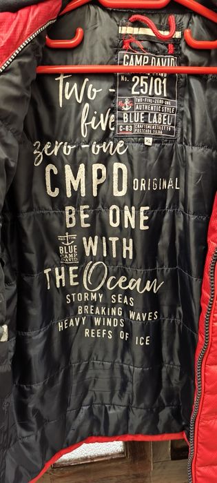 Geacă de iarnă unisex CAMP DAVID pe Roșu Bordeaux

Design și funcționa
