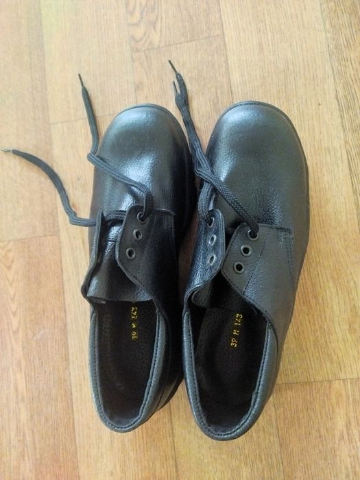 Ботинки спецобувь новые 38  рр