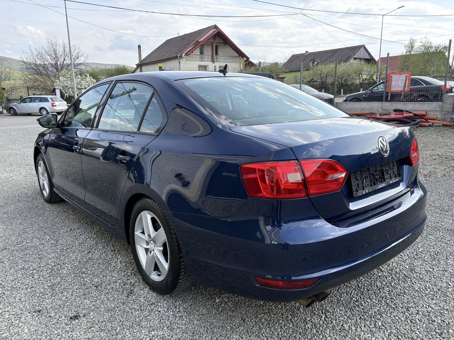 VOLKSWAGEN Jetta 2012 — imagine 5