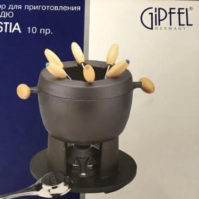 Набор для фондю . Фирмы Gipfel , очень качественный , чугунный