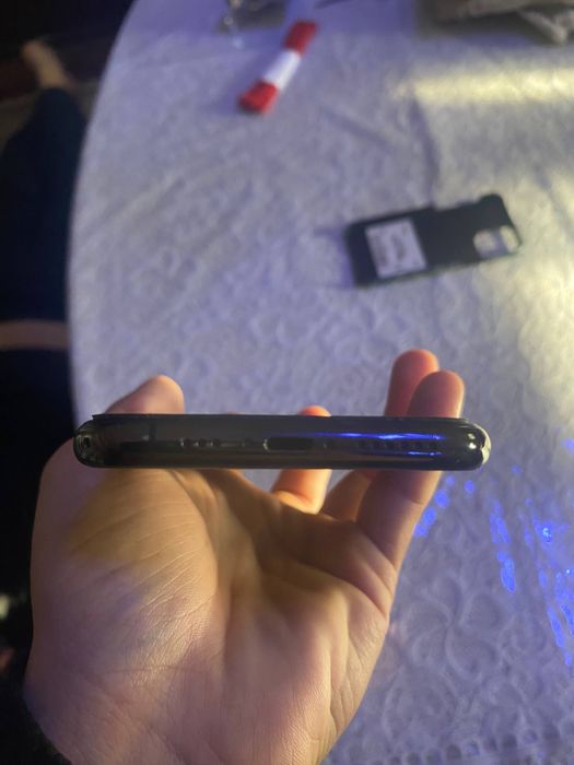 Iphone 11 pro holadi ideal 64 teli hicqanaqa aybi yoq 255$ yan kelshld