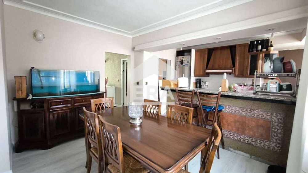 Продава се Тристаен апартамент в Хасково, Център - 103 кв.м за 1204 €/кв.м - Снимка #6