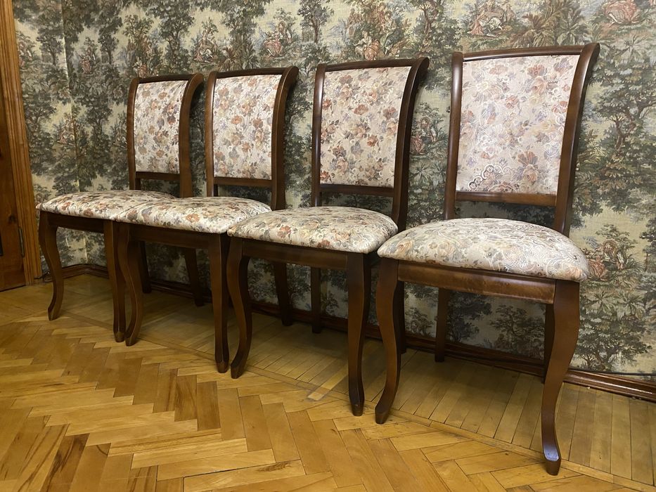 Стулья с мягкой обивкой