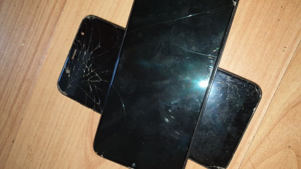 Samsung A70+Samsung A6 defecte (pentru piese)