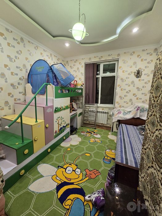 Sardoba restaran oldida katej 1chi qator