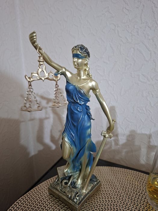 Продаю статуэтка,,Фемида"