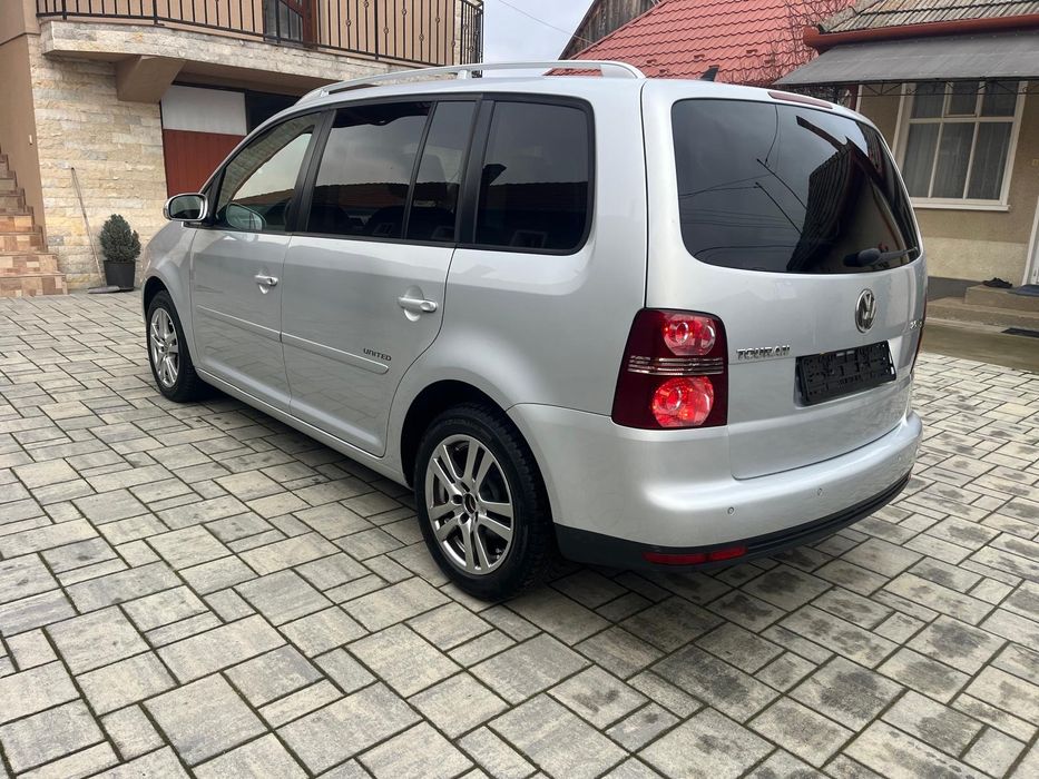 Volkswagen Touran 2.0 TDI 140 cai 2008 7 locuri
