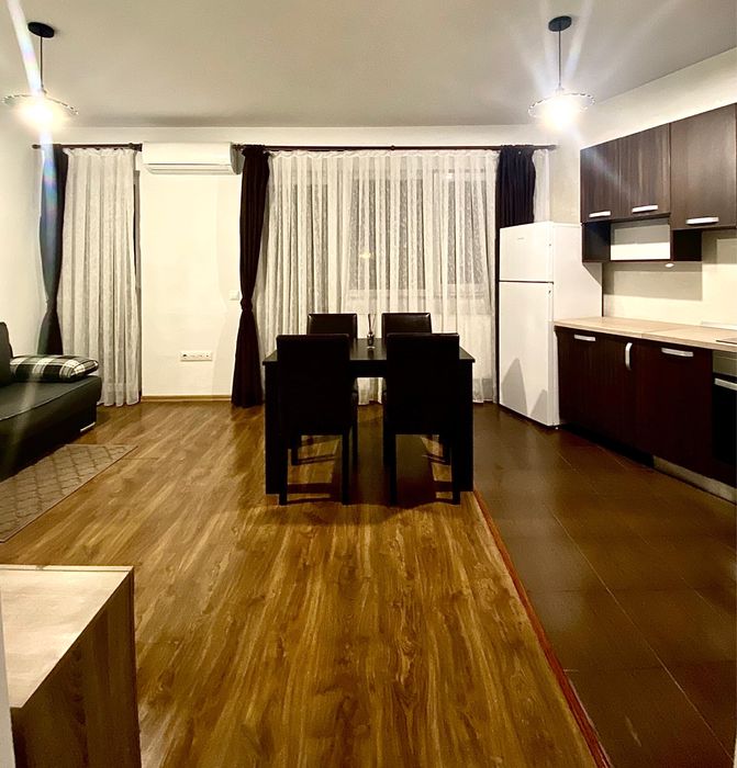 Inchiriez apartament cu 2 camere, cu parcare