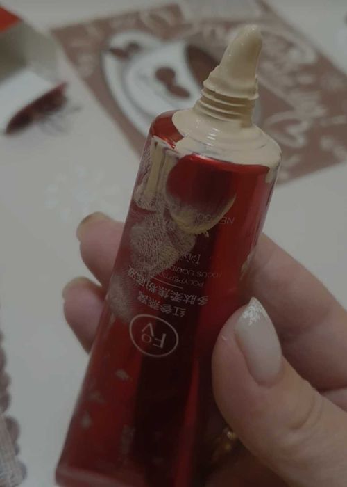 Купи 2 продукта Вв крем и спирала и получи подарък молив за вежди