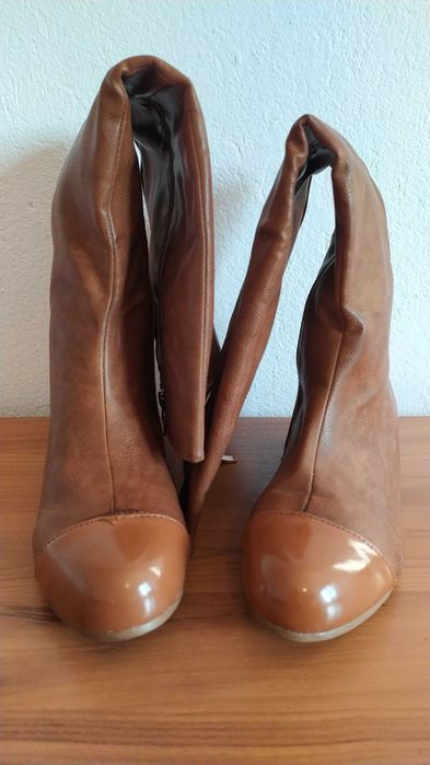 Два чифта дамски ботуши (обща цена)