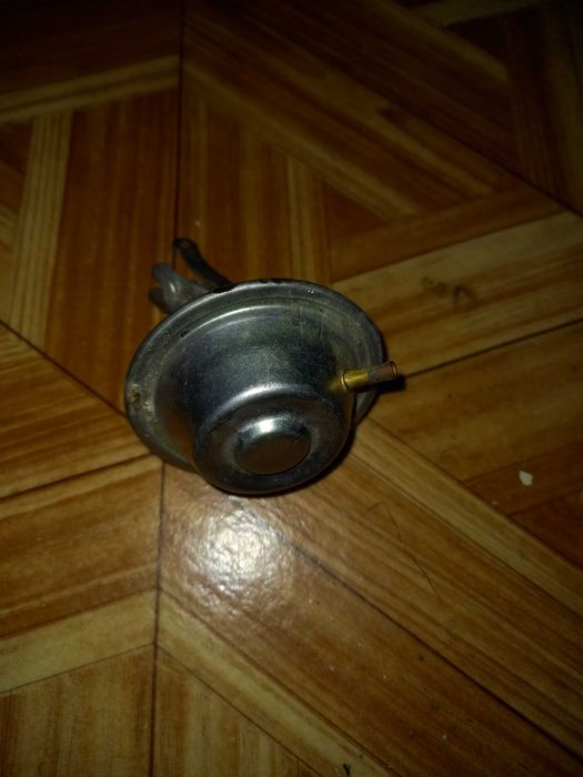 ваккум- корректор трамблера Ваз2109  и бугунок Жигули новый