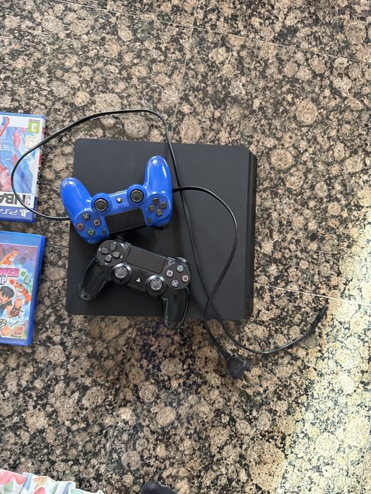 Consolă PS4 Slim 1TB + Maneta Originale + Pachet 15 Jocuri (Mentenanță recentă)