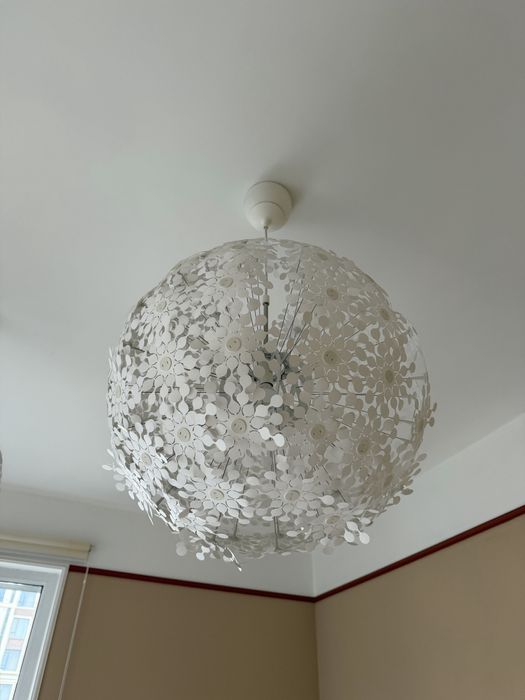 Люстры белые 4шт