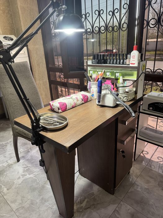 Маникюрный столик сатылады