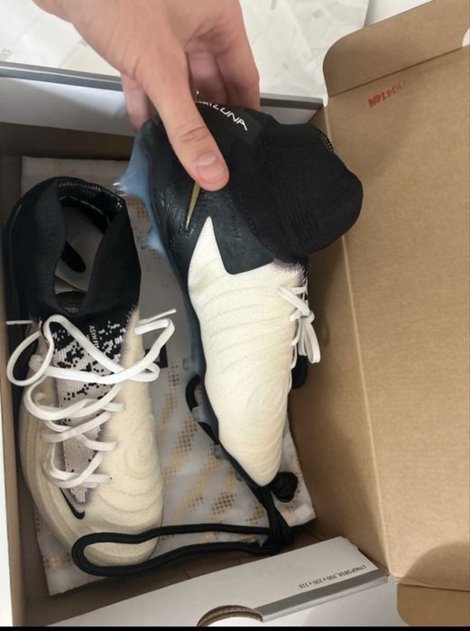 Ghete fotbal Nike Phantom