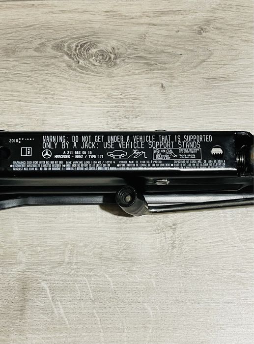 Оригинален крик за Mercedes SLK, CL, CLS, C, E, S class