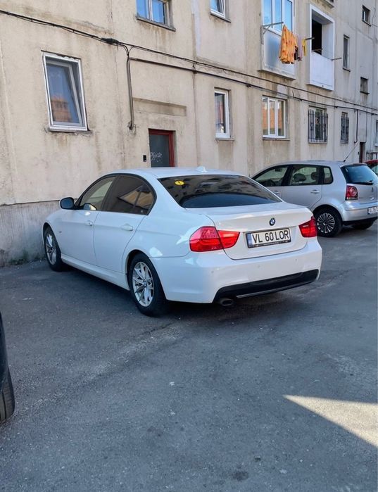 BMW    Seria 3       E90