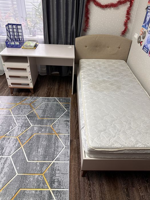 Продам кровать + письменный стол