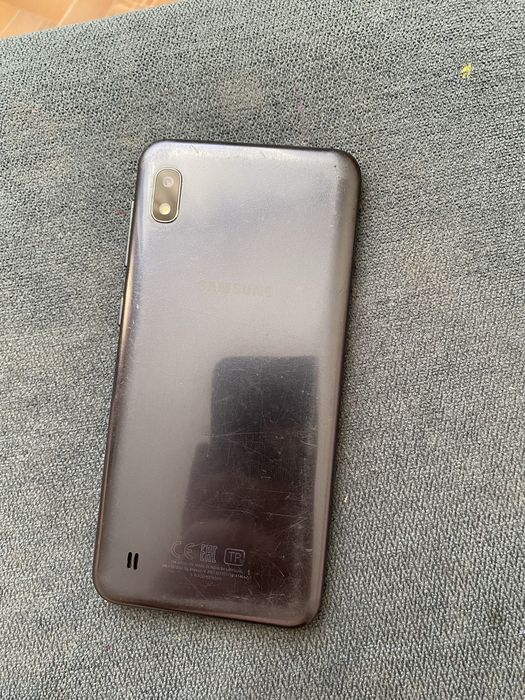 Продам Samsung A10.