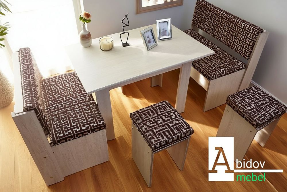 Современный кухонный комплект, гармонично и уютно.