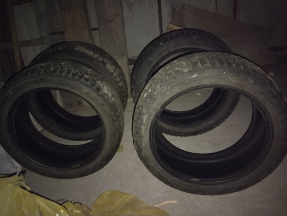 Продам комплект зимних шин