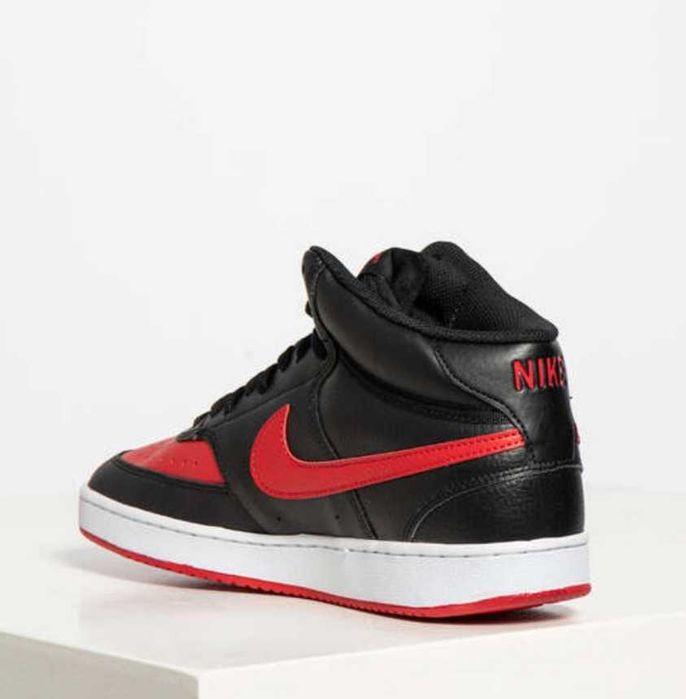 Оригинални  маратонки на NIKE COURT VISION MID! 44.5, естествена кожа