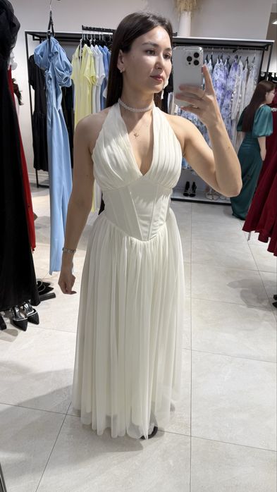 Белое новое платье