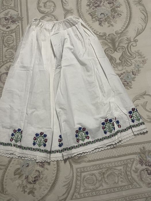 Poale , soarte costum popular cusute manual