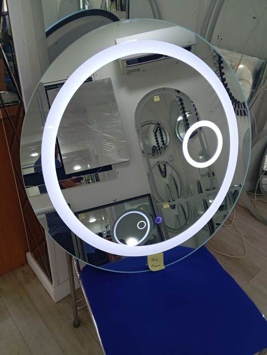 Зеркало с алюминиевой рамкой