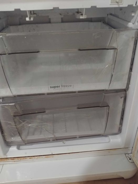 Холодильник Ariston