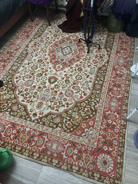 Продам ковры два вида в хорошем состоянии