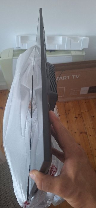 Телевизор смарт 28 in - 72 см