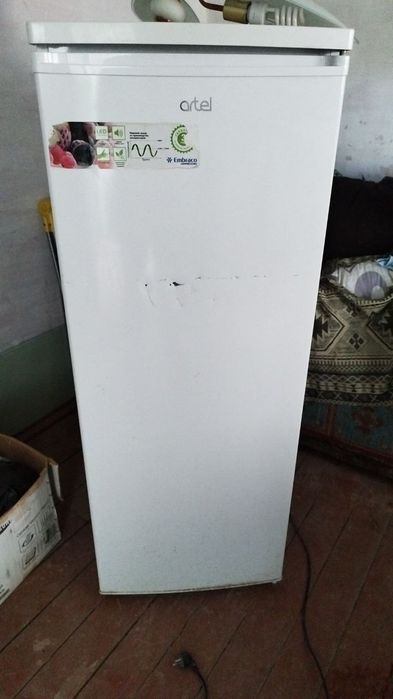 Холодилник полностю исправин холодит отлично работает без перебоев